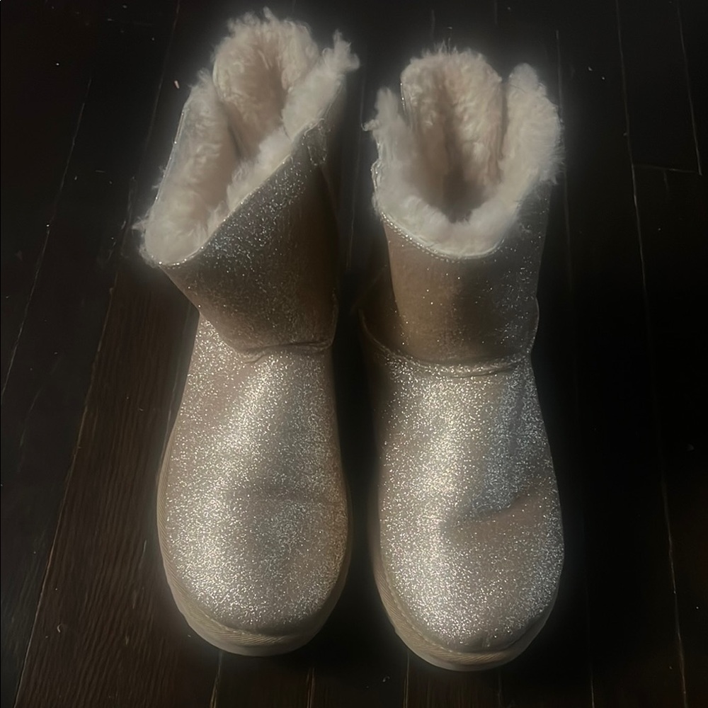 Sparkly Silver Boots with Faux Fur Lining (UGGs)